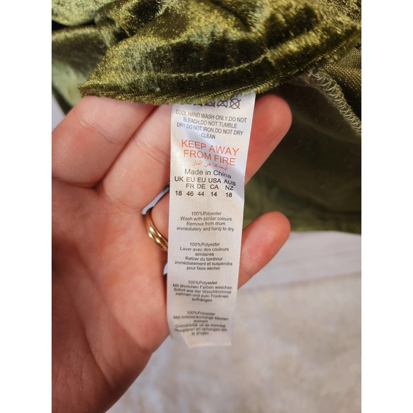 PrettyLittleThing Womens Green Spaghetti Velvet Sleeveless Crop Top Size 14 NWT - Picture 5 of 7